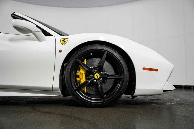 2018 Ferrari 488 Spider - Image 11 of 31