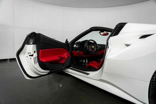 2018 Ferrari 488 Spider - Image 14 of 31
