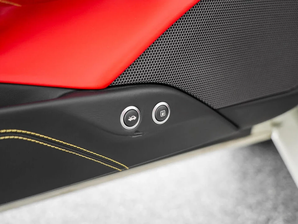 2018 Ferrari 488 Spider - Image 14 of 31