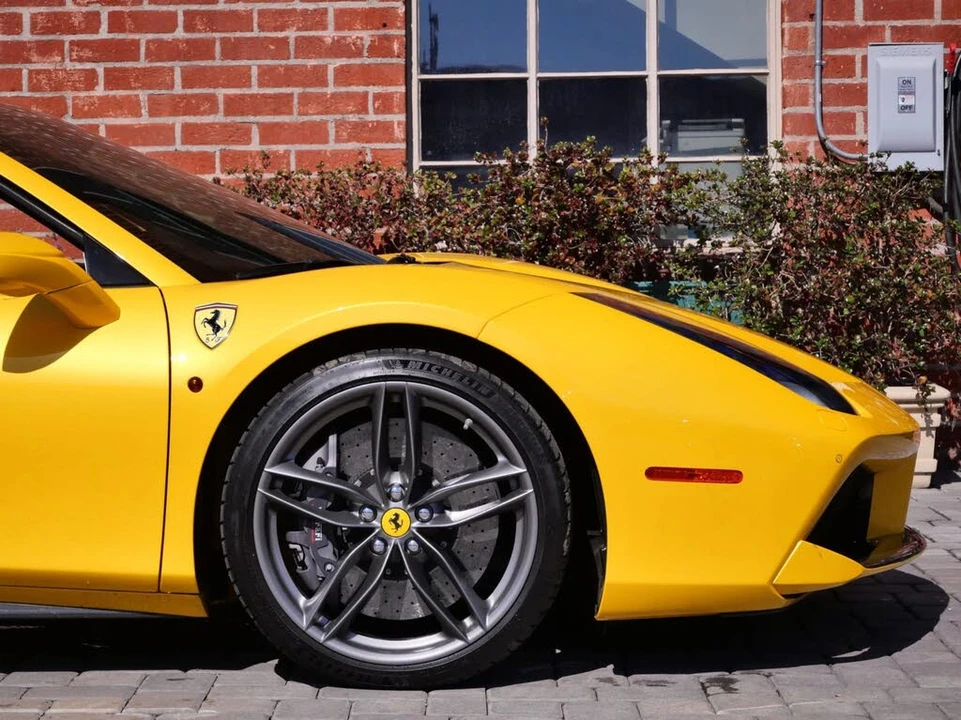 2018 Ferrari 488 Spider - Image 15 of 31