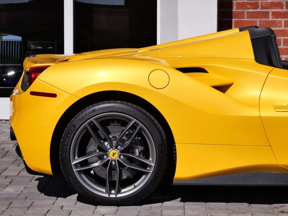 2018 Ferrari 488 Spider - Image 14 of 31
