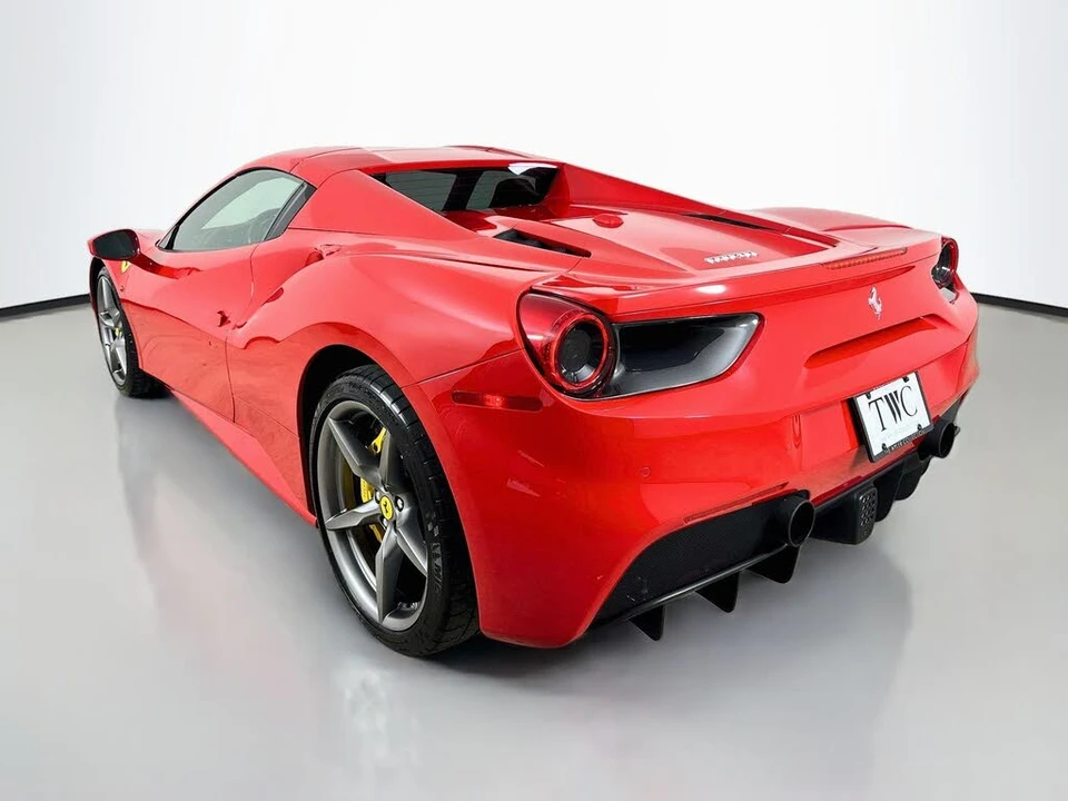 2018 Ferrari 488 Spider - Image 7 of 31