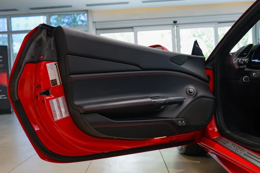 2018 Ferrari 488 Spider - Image 22 of 31