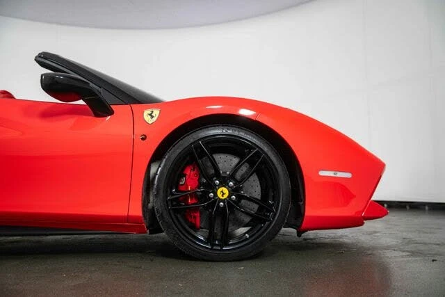 2018 Ferrari 488 Spider - Image 11 of 31