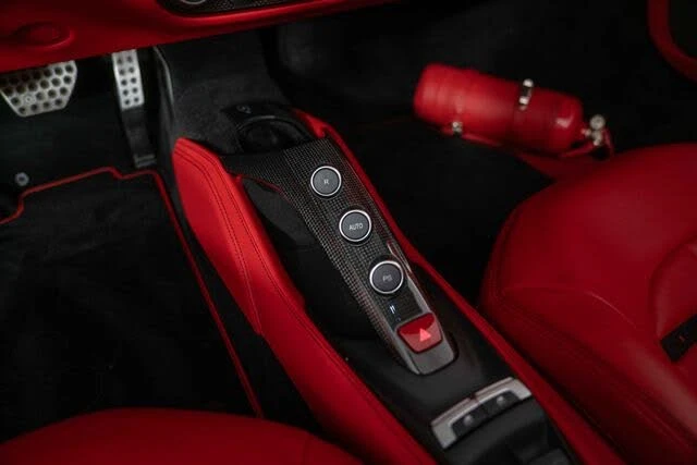 2018 Ferrari 488 Spider - Image 25 of 31