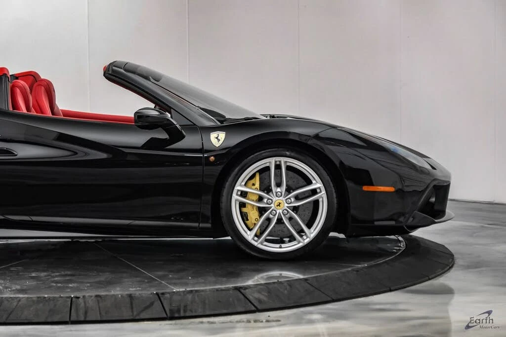 2018 Ferrari 488 Spider - Image 30 of 31