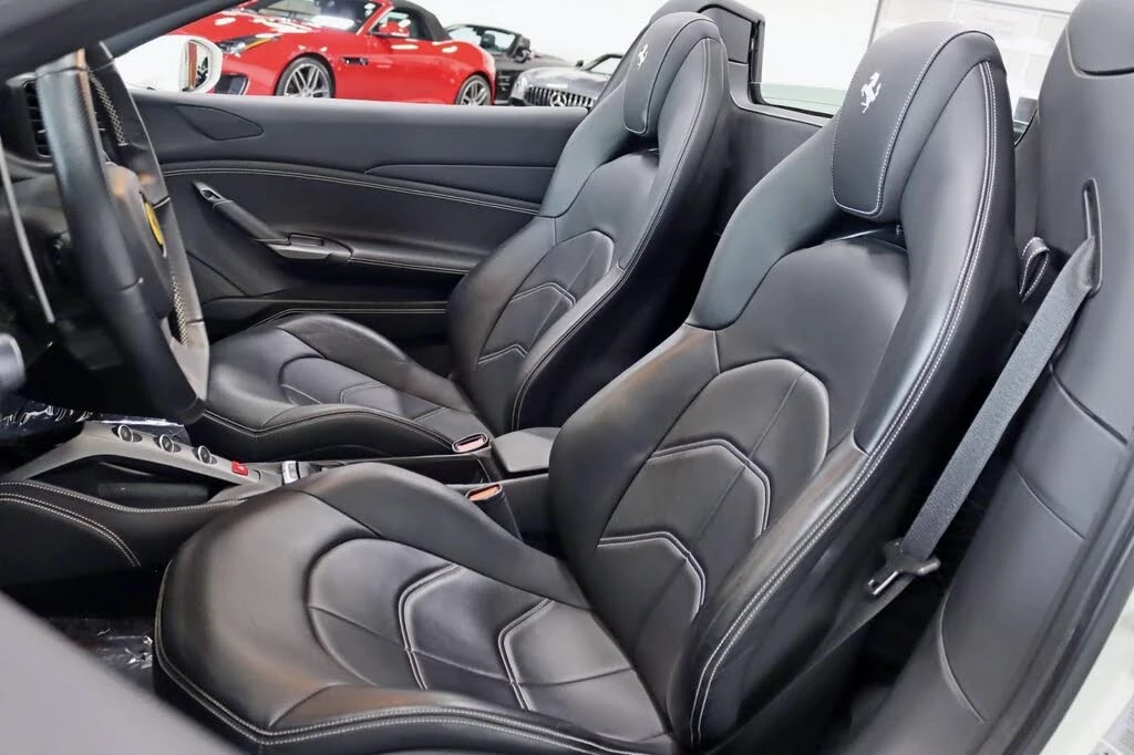 2018 Ferrari 488 Spider - Image 28 of 31