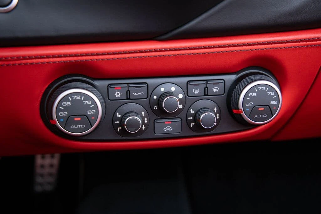 2018 Ferrari 488 Spider - Image 18 of 31