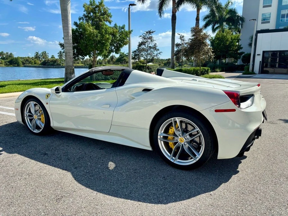 2018 Ferrari 488 Spider - Image 11 of 28