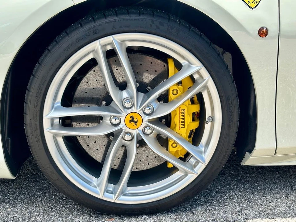 2018 Ferrari 488 Spider - Image 17 of 28