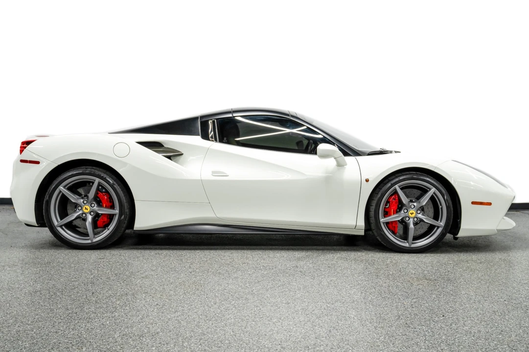 2018 Ferrari 488 Spider - Image 17 of 21