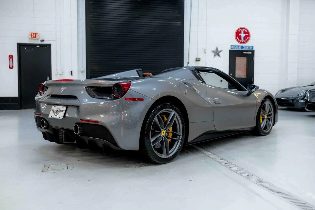 2018 Ferrari 488 Spider - Image 8 of 21