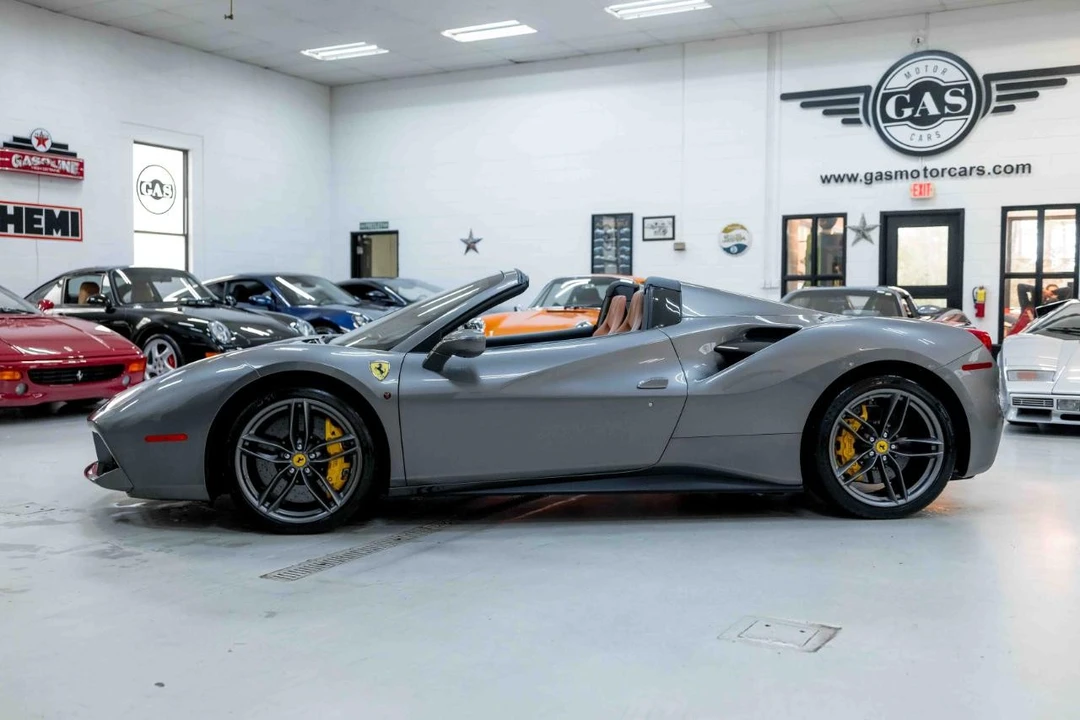 2018 Ferrari 488 Spider - Image 10 of 12