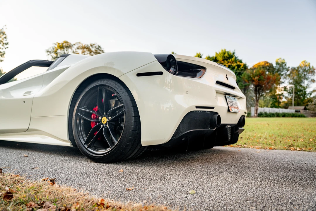 2018 Ferrari 488 Spider - Image 13 of 31