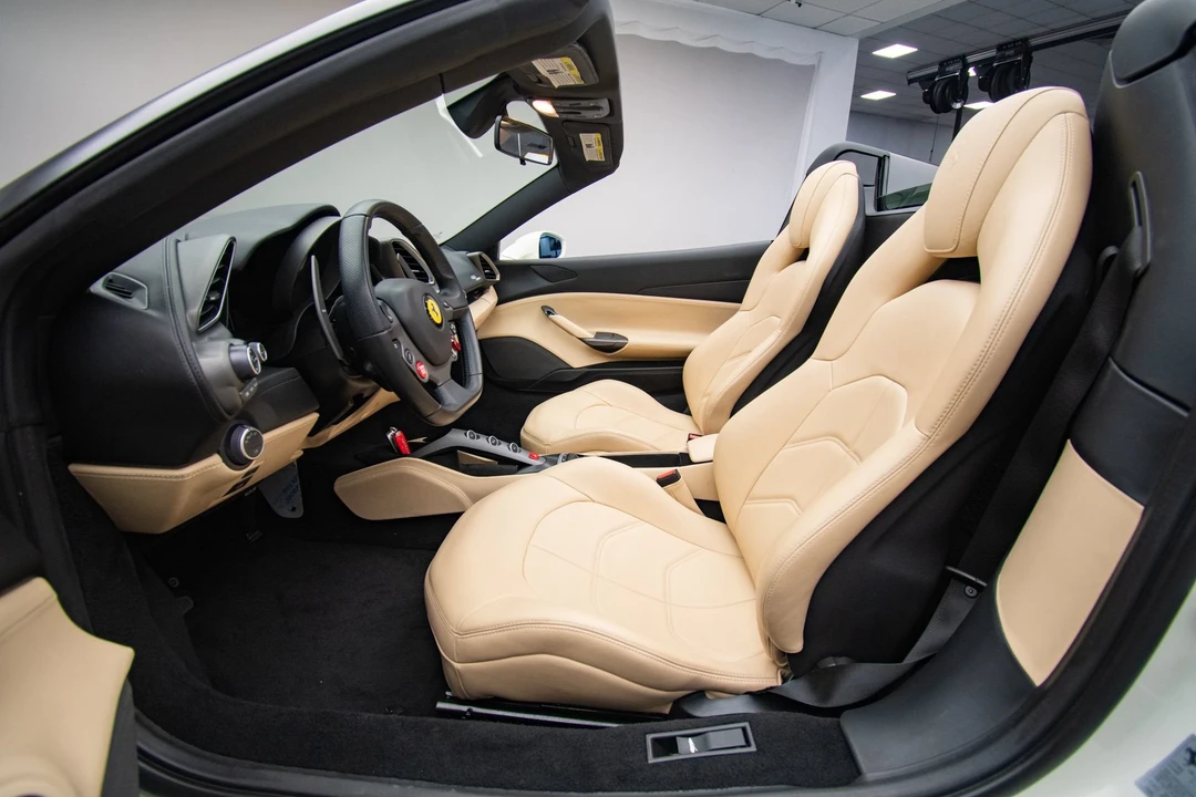 2018 Ferrari 488 Spider - Image 19 of 31