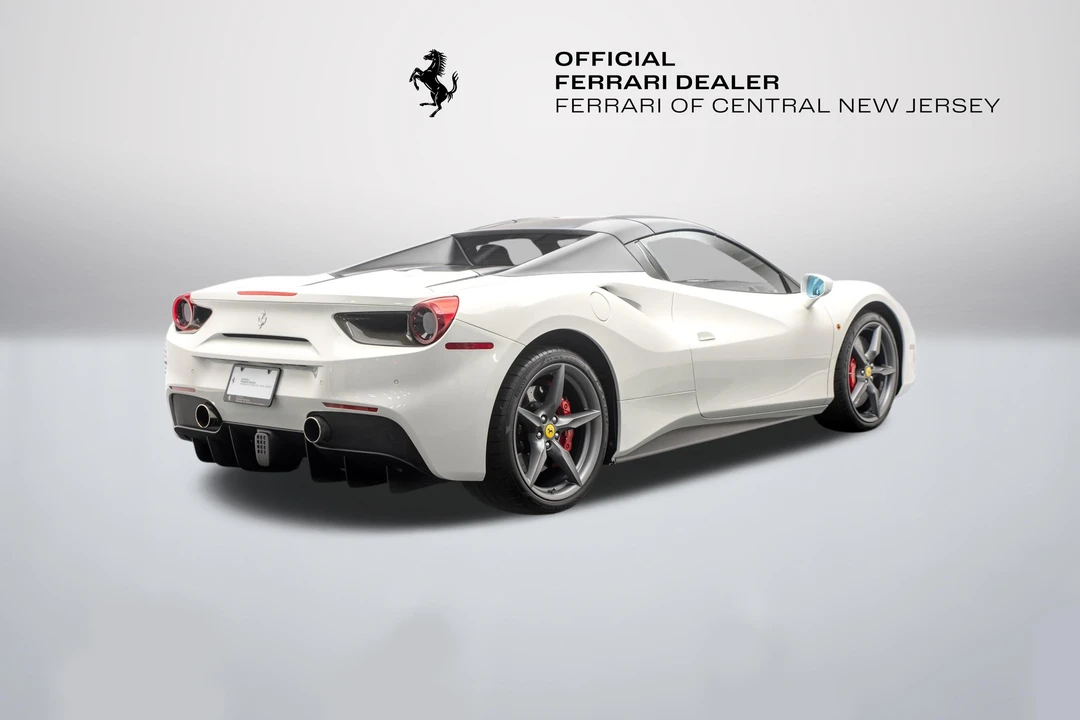 2018 Ferrari 488 Spider - Image 11 of 31