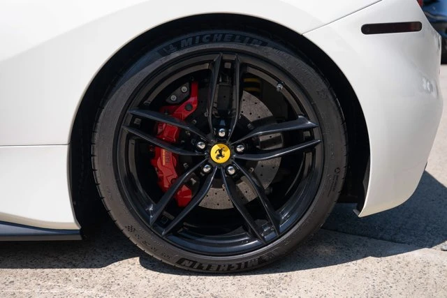 2018 Ferrari 488 Spider - Image 18 of 31