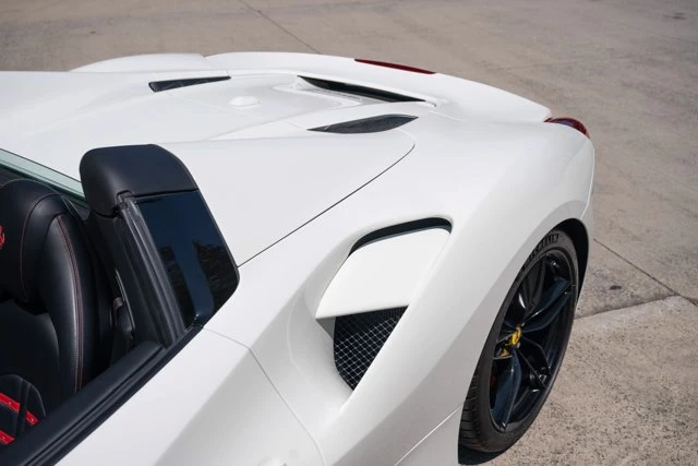 2018 Ferrari 488 Spider - Image 17 of 31