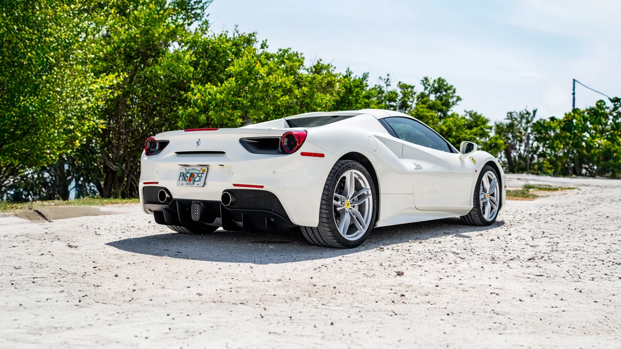 2018 Ferrari 488 Spider - Image 5 of 31