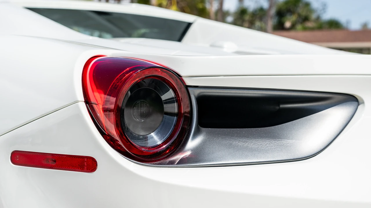 2018 Ferrari 488 Spider - Image 21 of 31