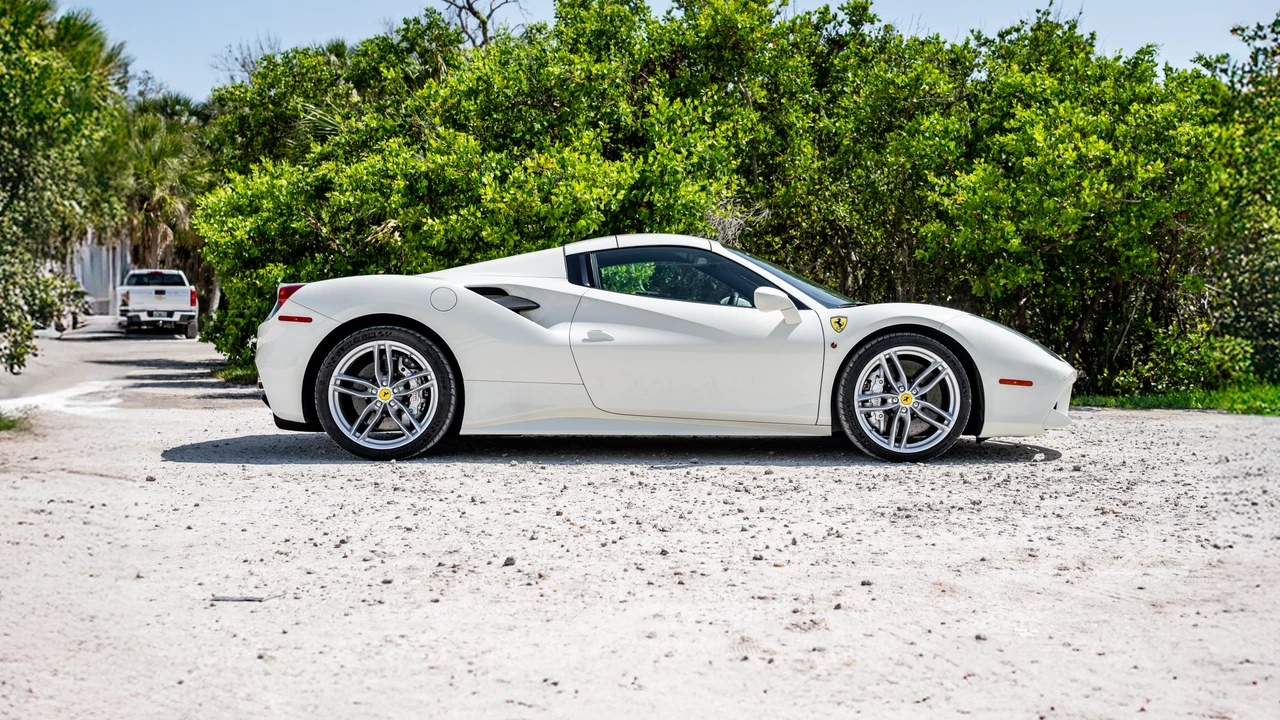 2018 Ferrari 488 Spider - Image 6 of 31