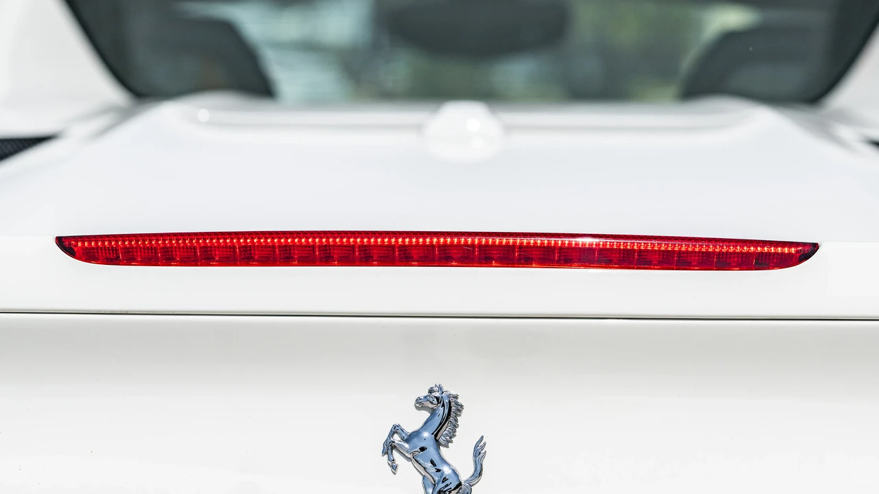 2018 Ferrari 488 Spider - Image 19 of 31