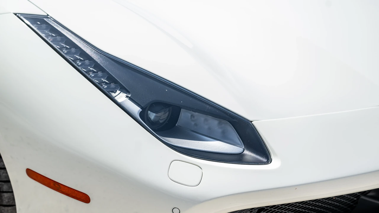 2018 Ferrari 488 Spider - Image 18 of 31