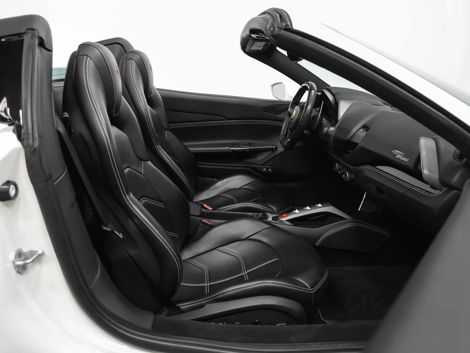2018 Ferrari 488 Spider - Image 22 of 31