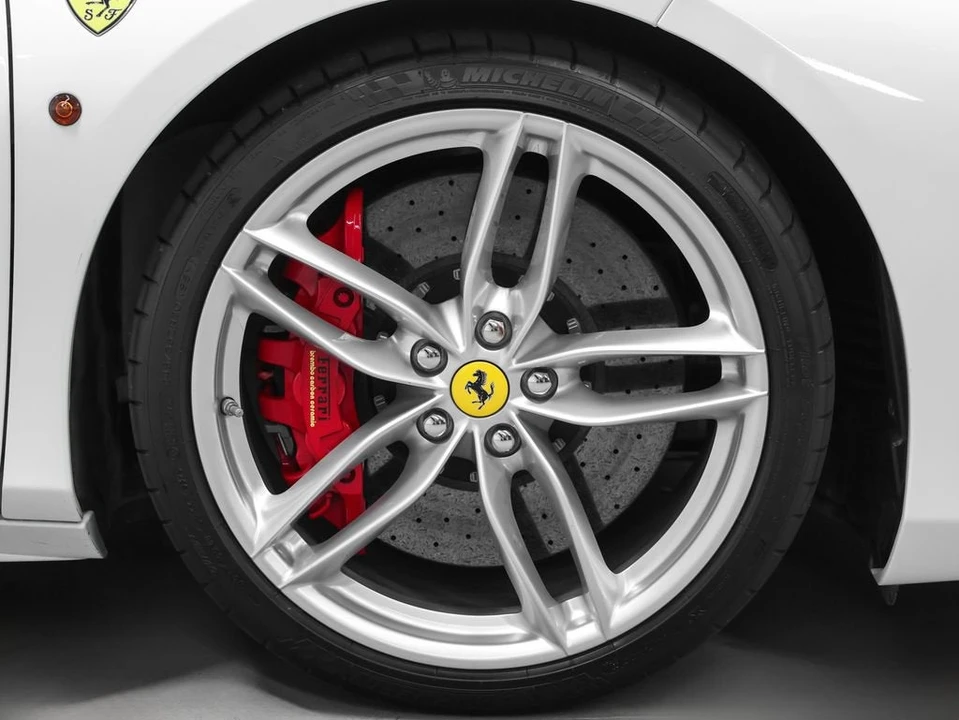 2018 Ferrari 488 Spider - Image 10 of 31