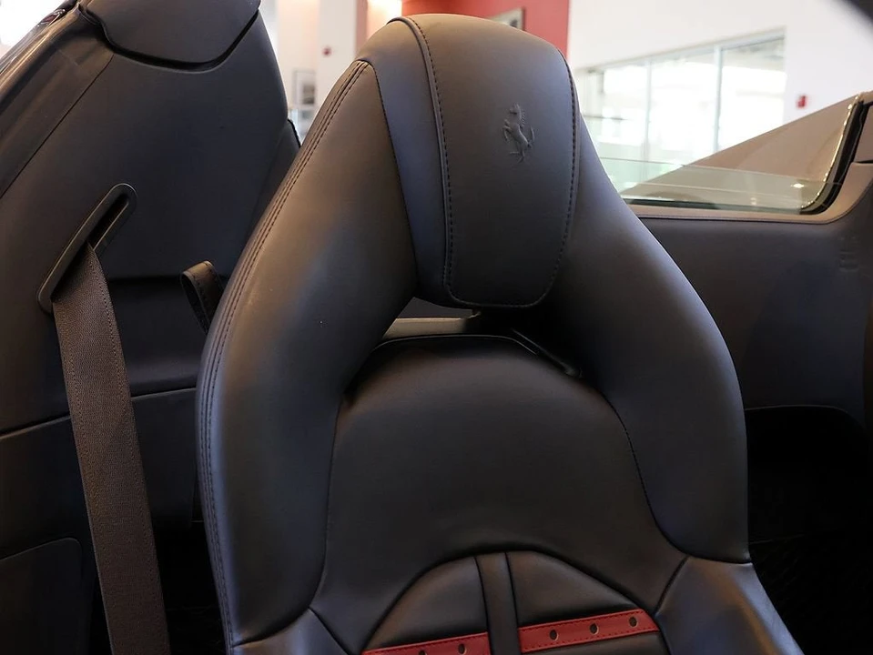 2018 Ferrari 488 Spider - Image 22 of 31