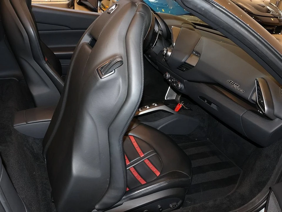 2018 Ferrari 488 Spider - Image 27 of 31