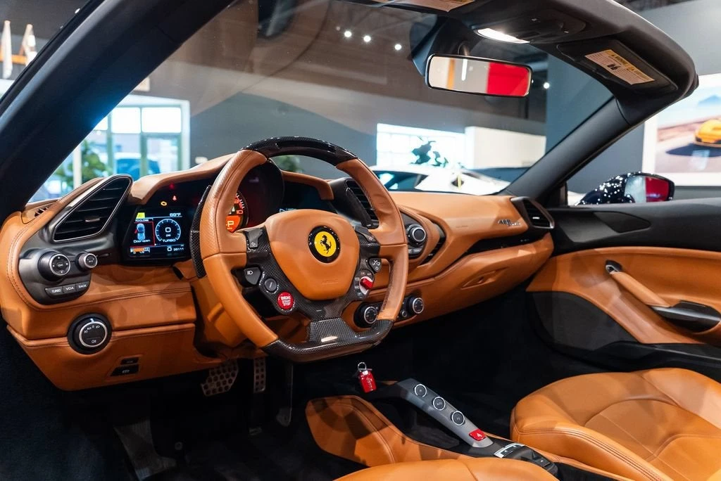 2018 Ferrari - Image 28 of 31