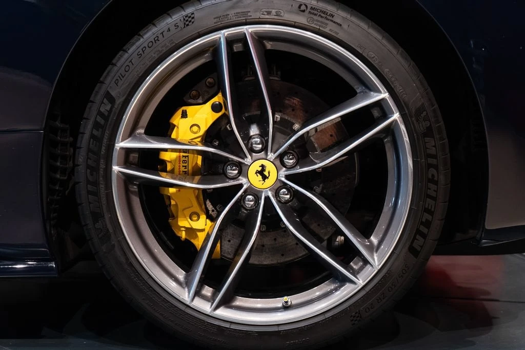 2018 Ferrari - Image 14 of 31