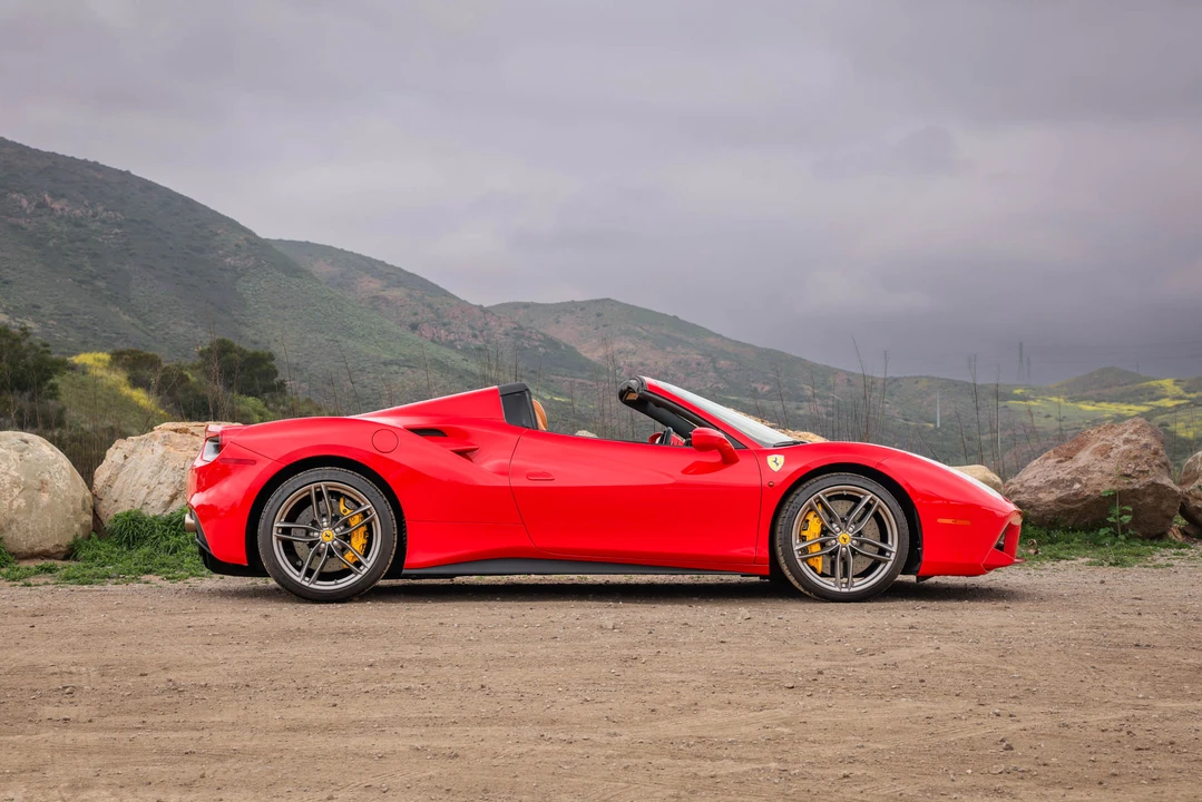 2018 Ferrari 488 Spider - Image 8 of 31