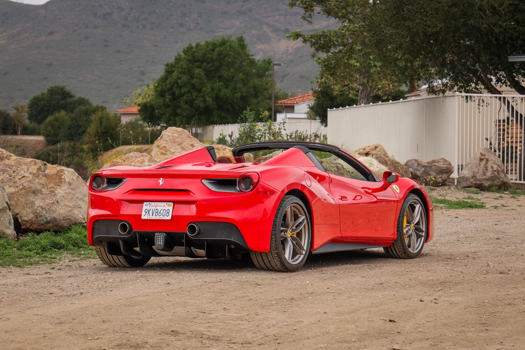 2018 Ferrari 488 Spider - Image 11 of 31