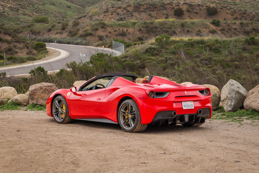 2018 Ferrari 488 Spider - Image 14 of 31