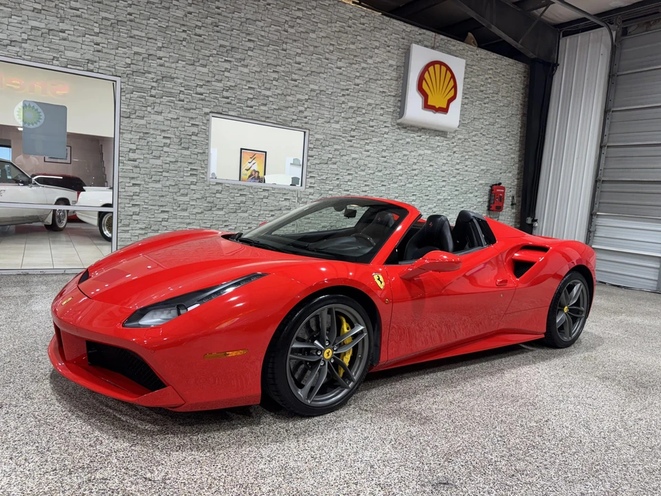 2018 Ferrari 488 Spider - Image 28 of 31