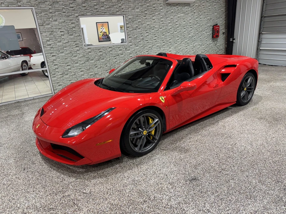 2018 Ferrari 488 Spider - Image 29 of 31