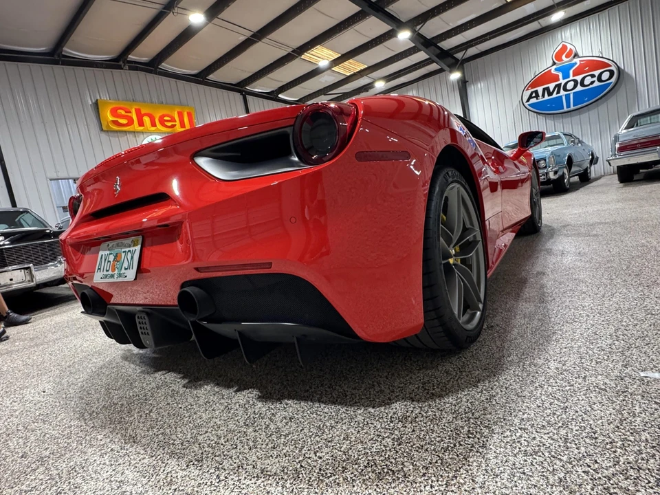 2018 Ferrari 488 Spider - Image 22 of 31
