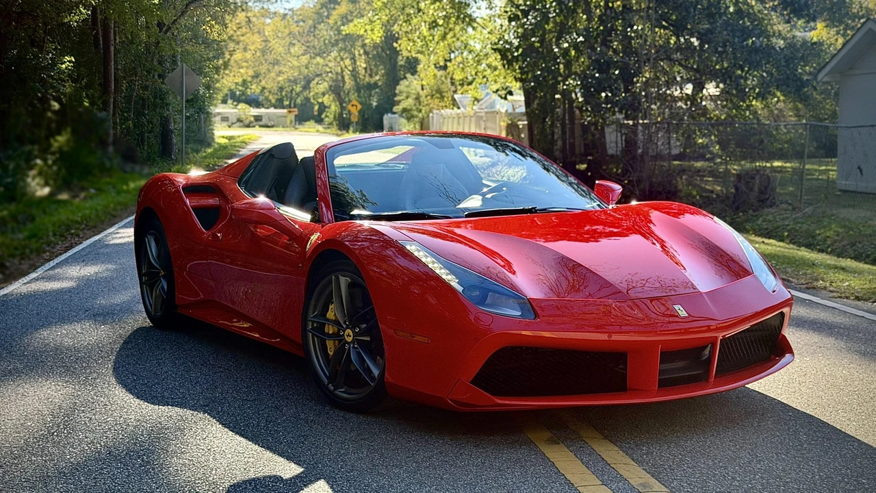 2018 Ferrari 488 Spider - Image 11 of 31