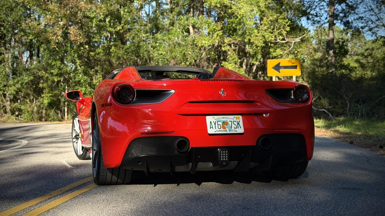 2018 Ferrari 488 Spider - Image 19 of 31