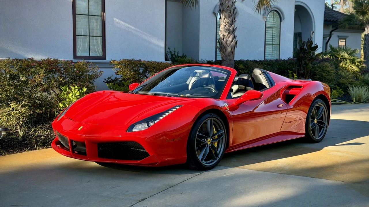 2018 Ferrari 488 Spider - Image 5 of 31