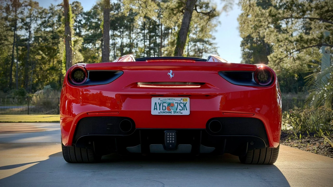 2018 Ferrari 488 Spider - Image 18 of 31