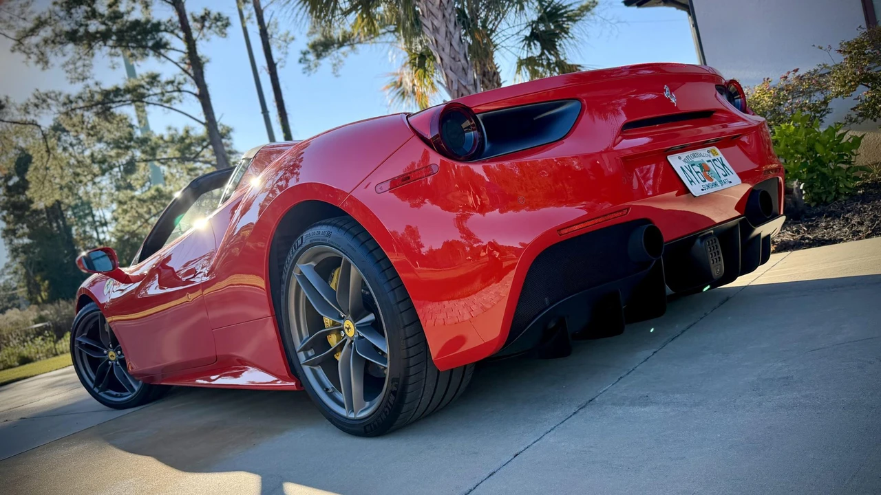 2018 Ferrari 488 Spider - Image 20 of 31