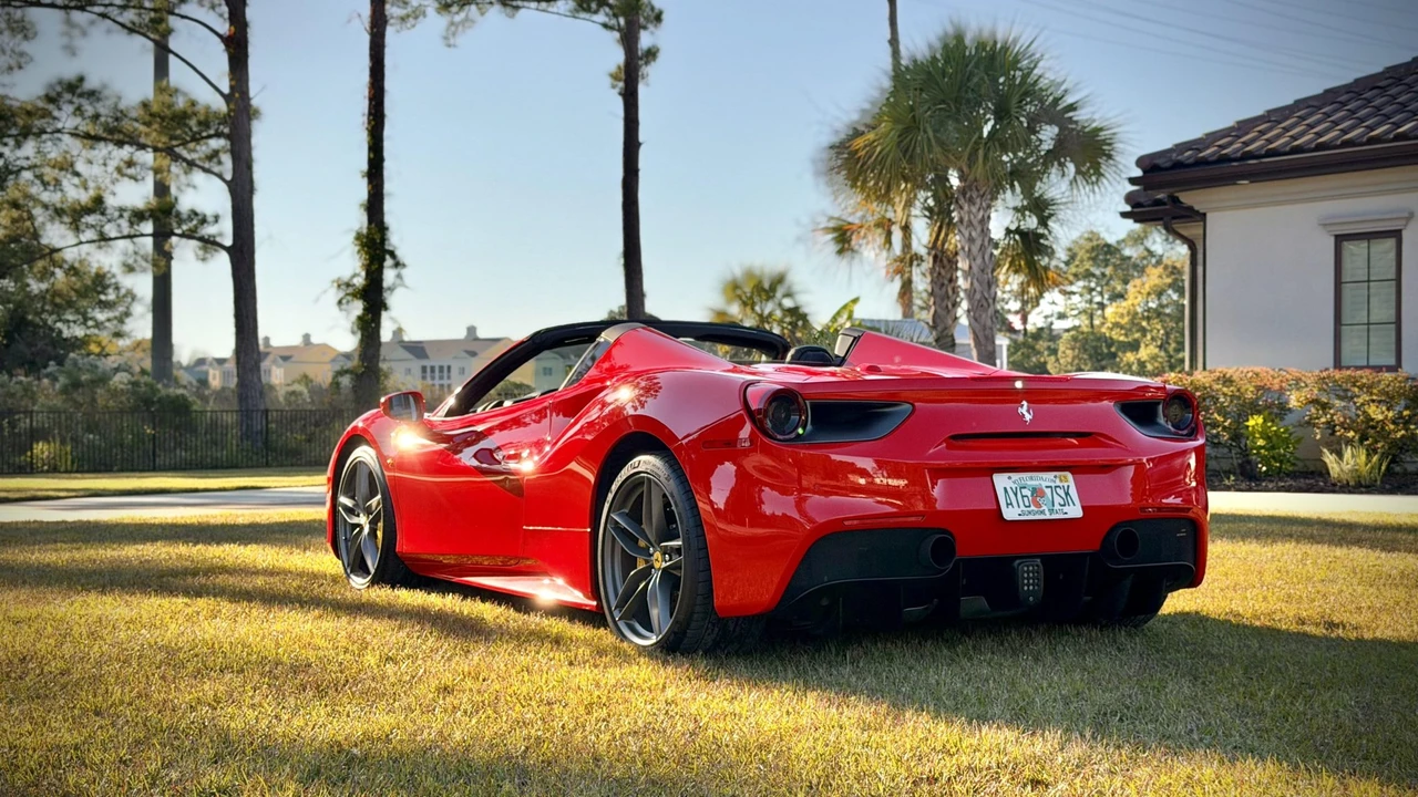 2018 Ferrari 488 Spider - Image 21 of 31