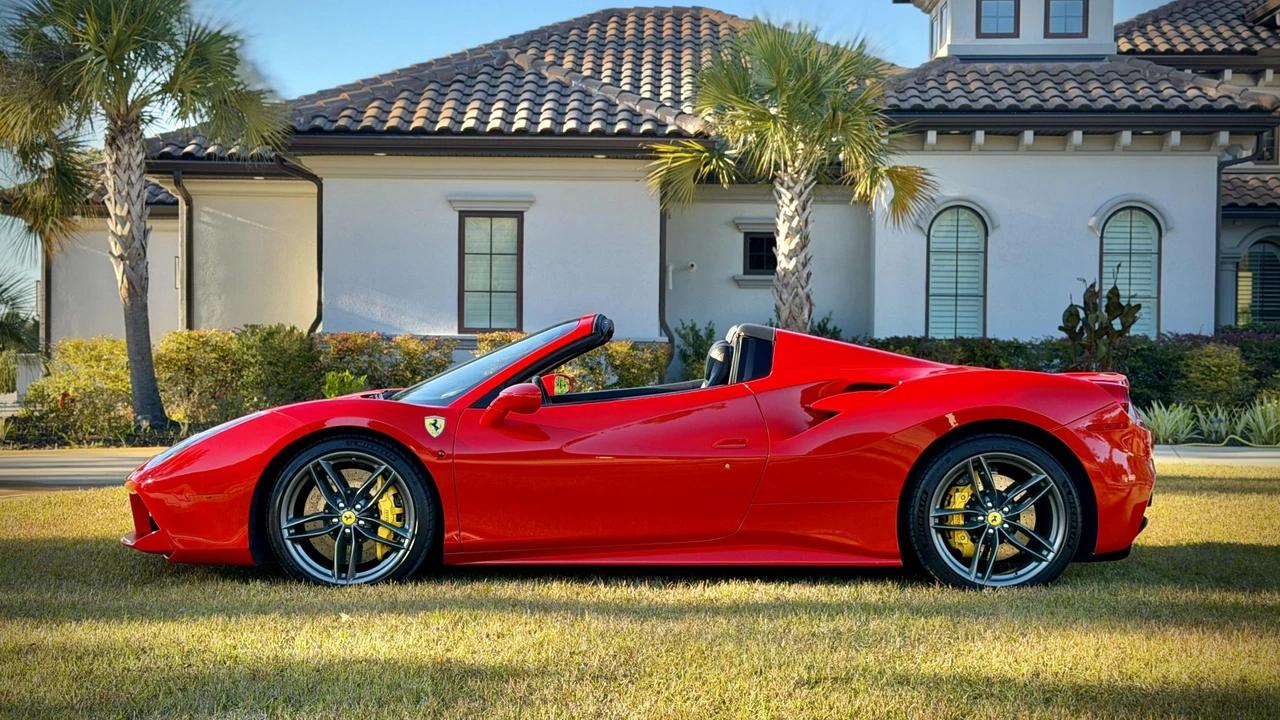 2018 Ferrari 488 Spider - Image 26 of 31