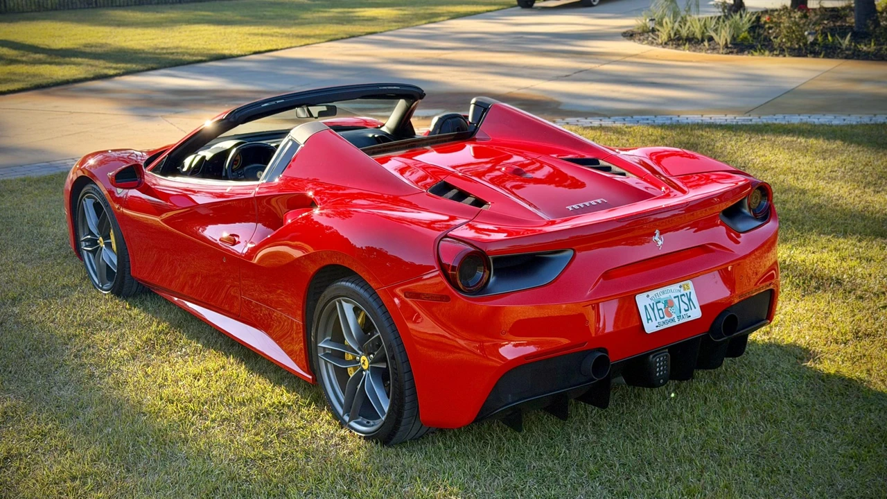 2018 Ferrari 488 Spider - Image 22 of 31