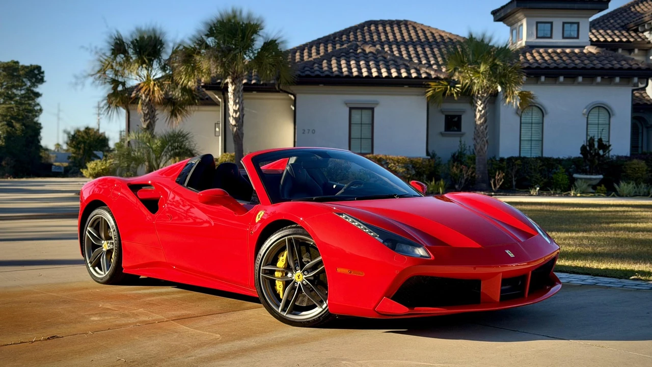2018 Ferrari 488 Spider - Image 13 of 31