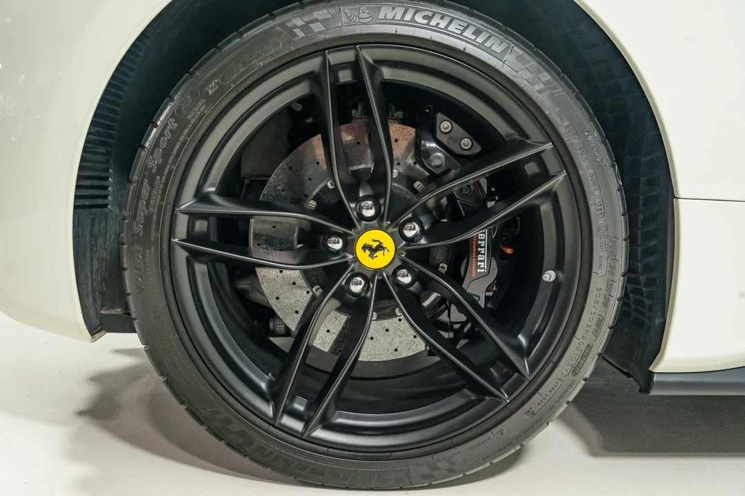 2018 Ferrari 488 Spider - Image 25 of 31
