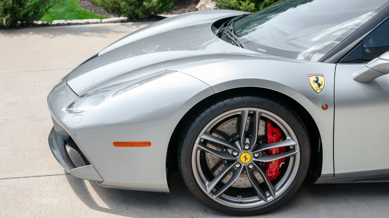 2018 Ferrari 488 Spider - Image 26 of 31